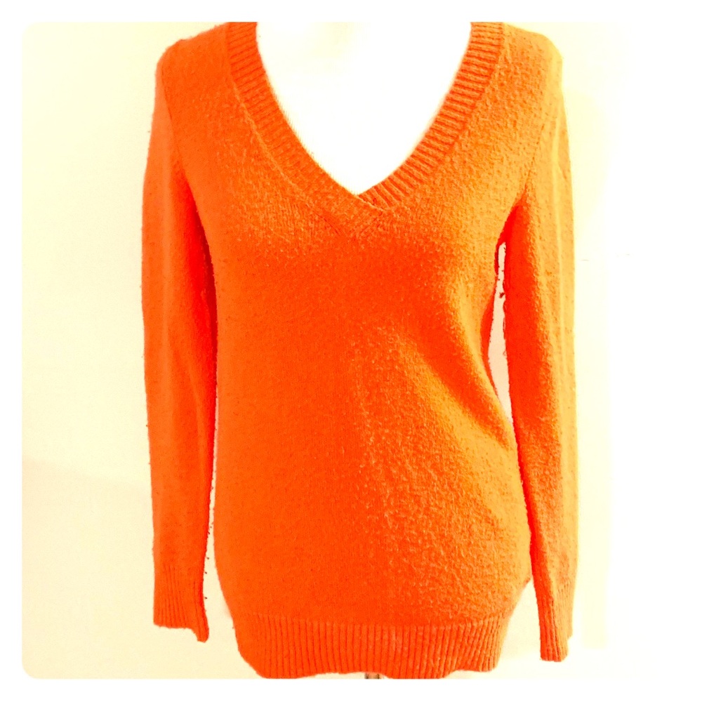 Gap V-Neck Sweater